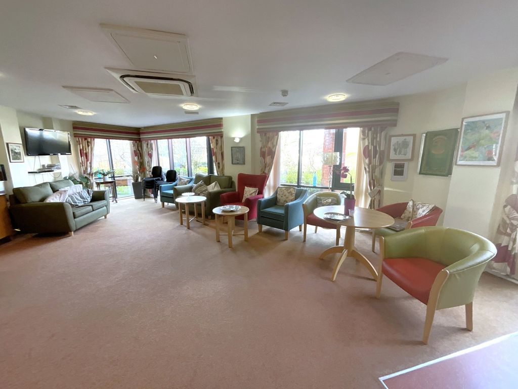 Property photo 2 of 8