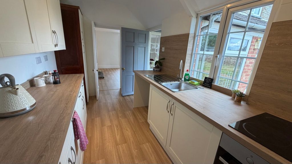 Property photo 3 of 49