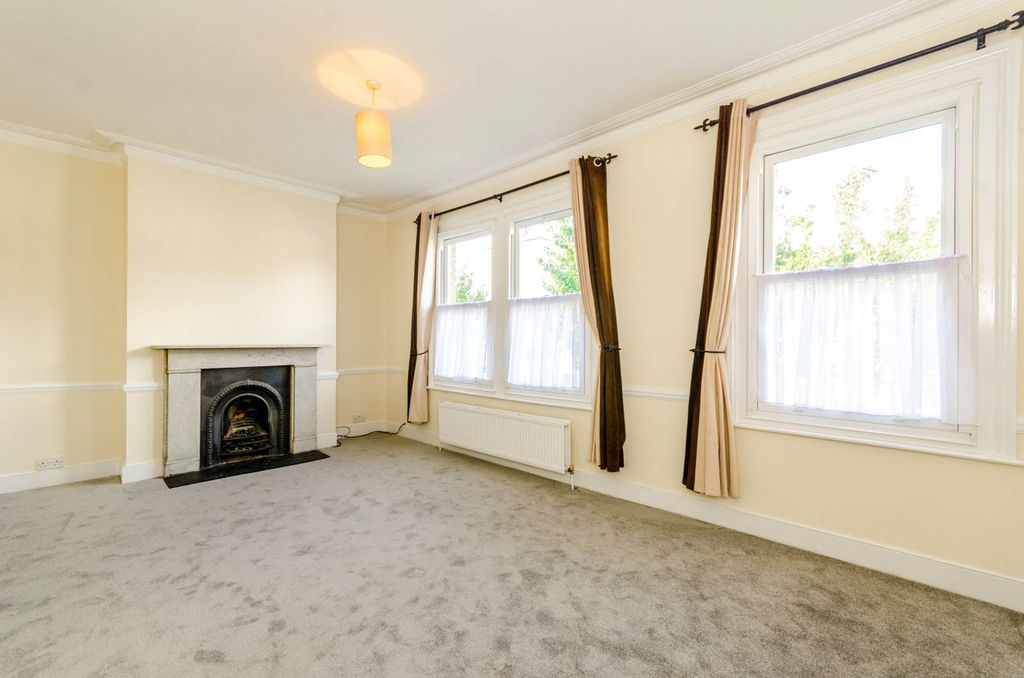 Property photo 3 of 6