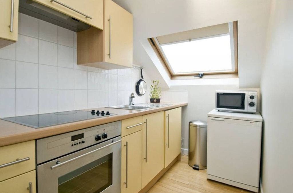 Property photo 3 of 6