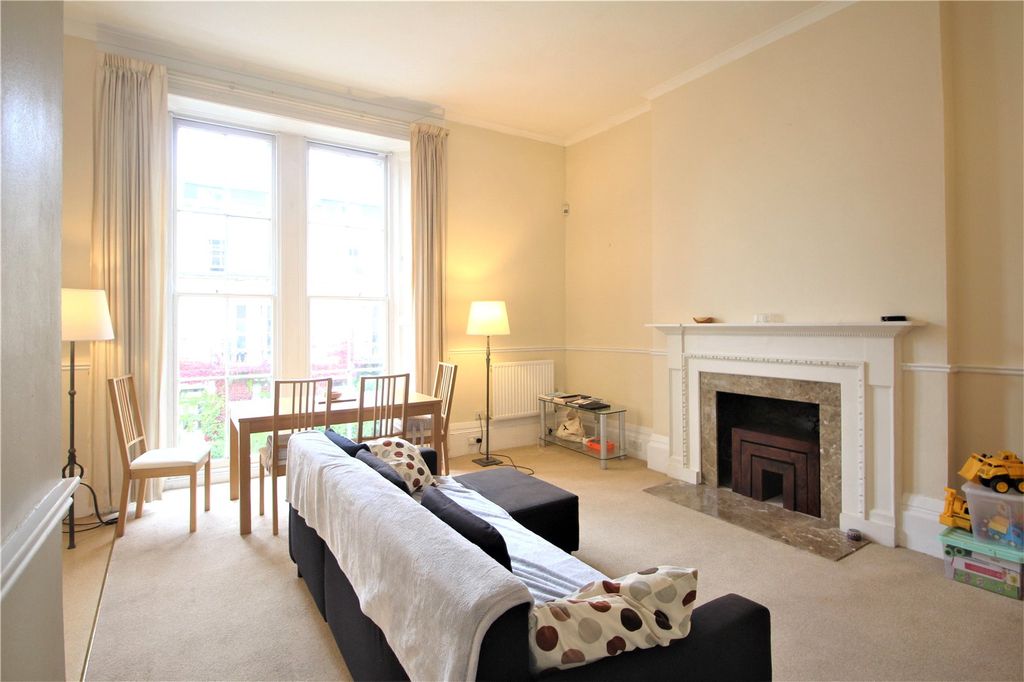 Property photo 2 of 9 Picture No. 15