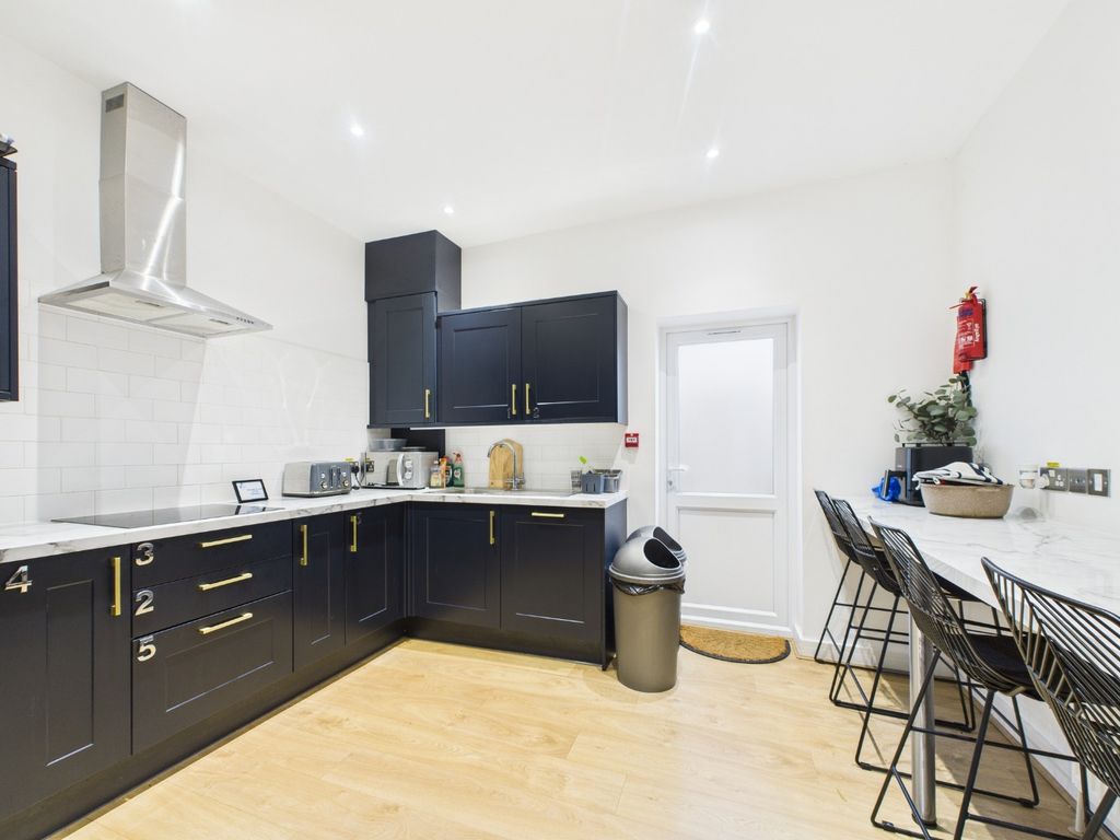 Property photo 3 of 21 4783213