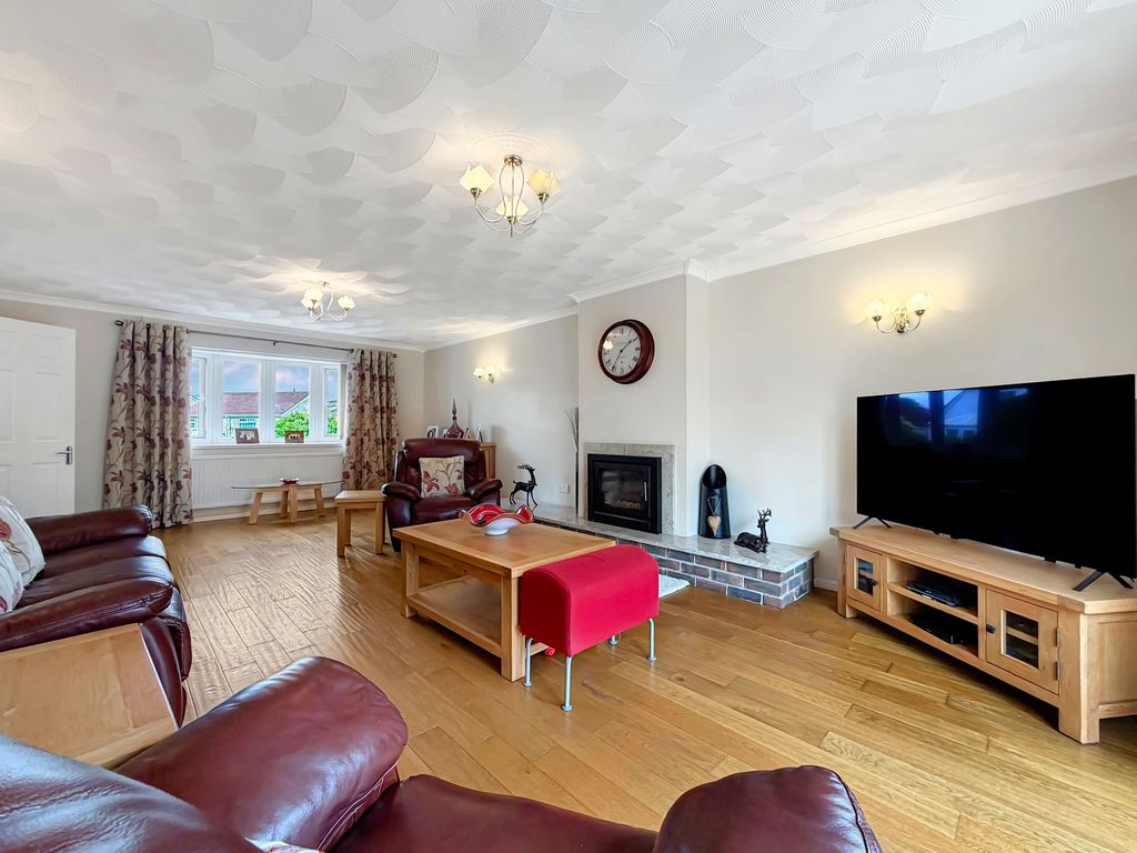 Property photo 3 of 35