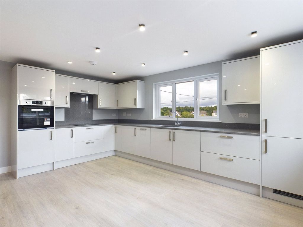 Property photo 2 of 12 Kitchen