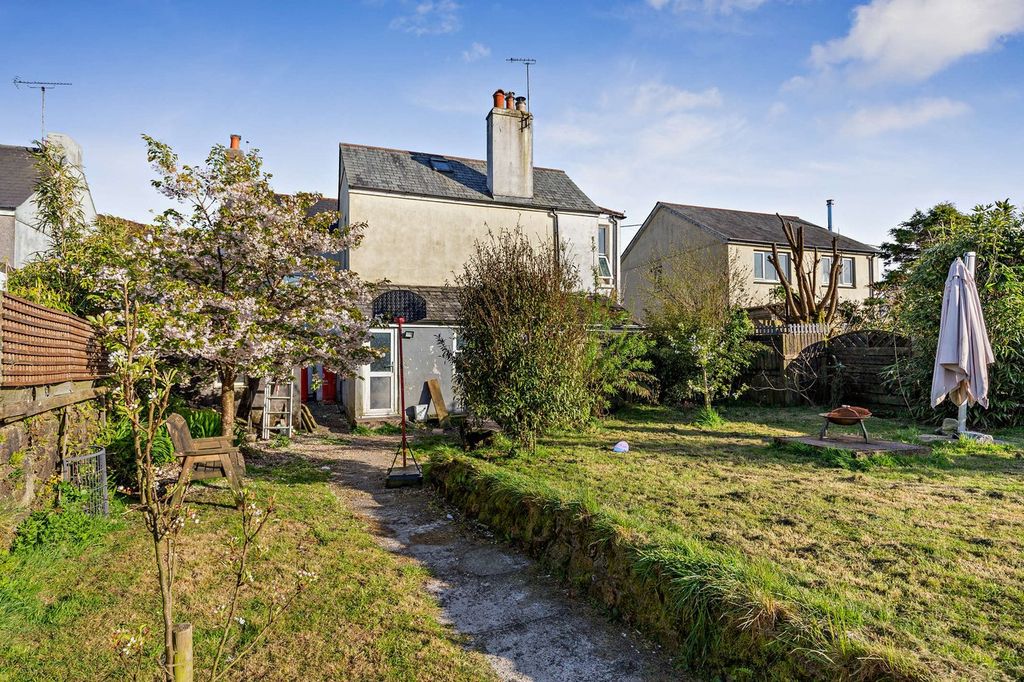 Property photo 1 of 18