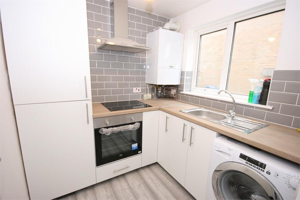 Property photo 3 of 5 3