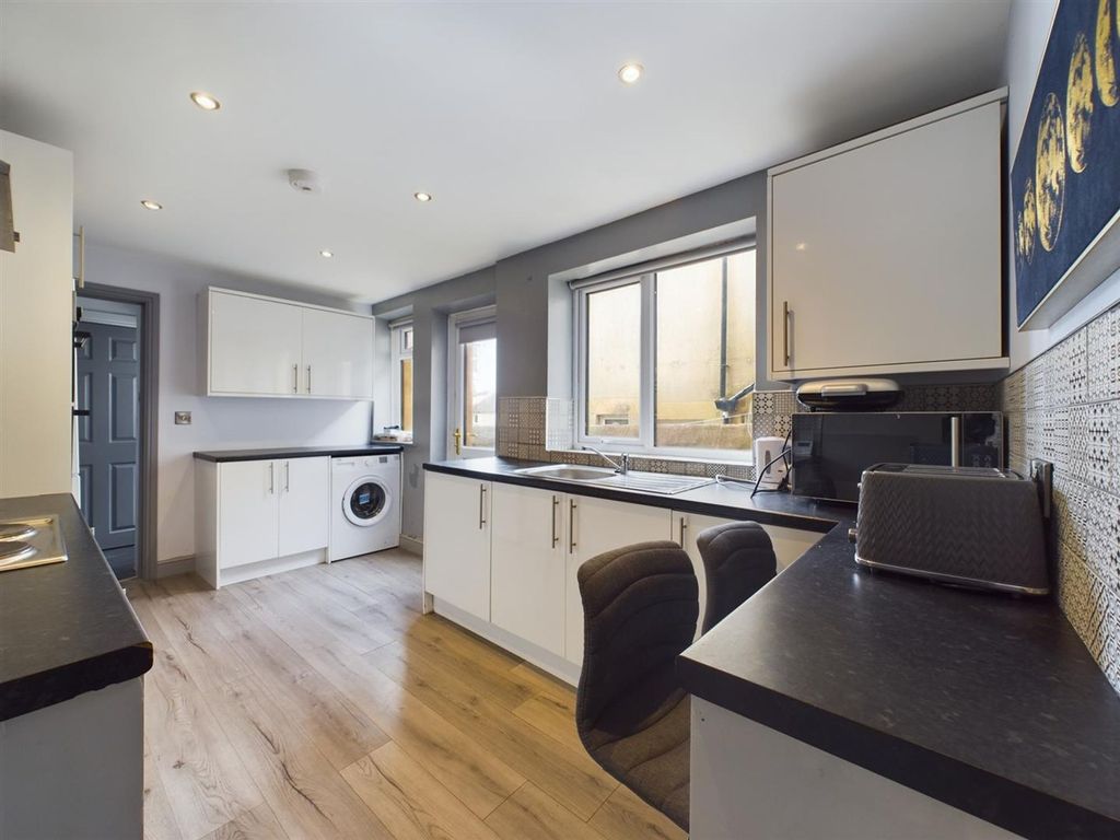 Property photo 3 of 14 Kitchen Diner