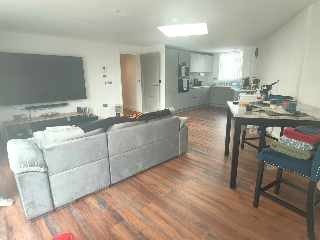 Property photo 3 of 18 Image