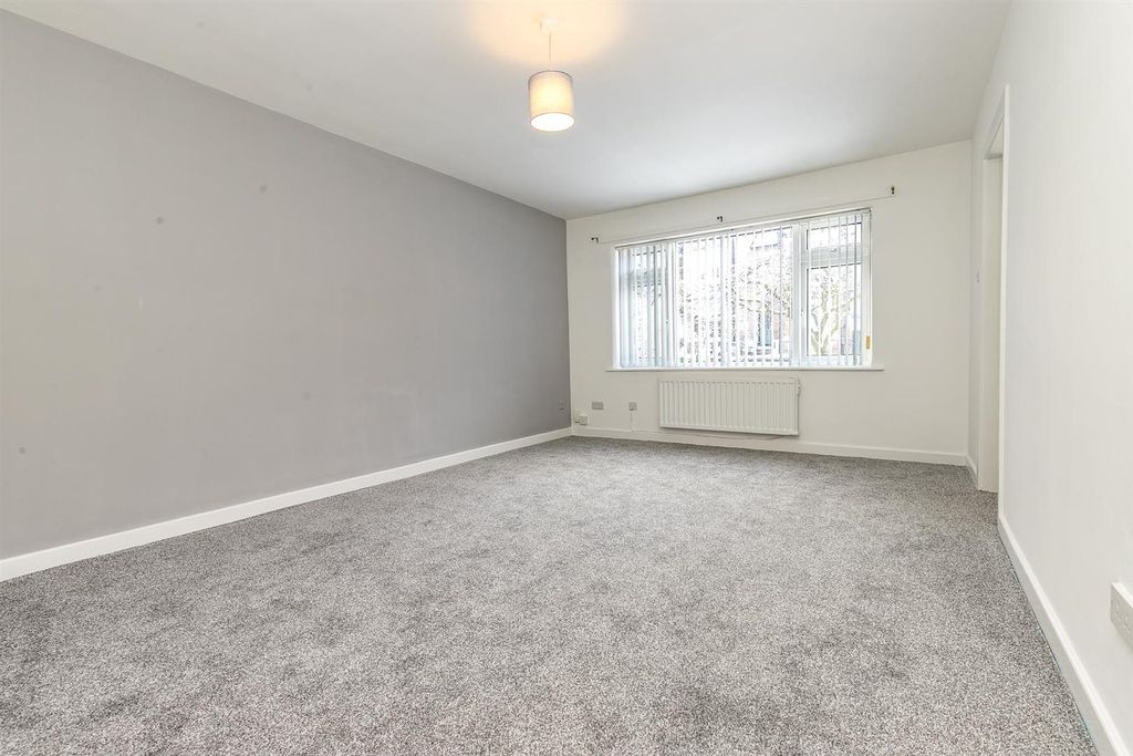 Property photo 3 of 8 Untitled-581.Jpg