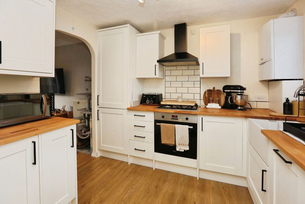 Property photo 3 of 15 Photo