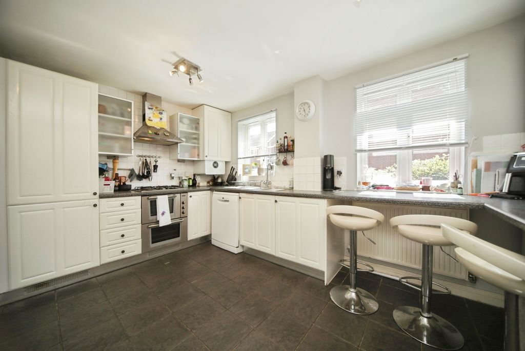 Property photo 2 of 20 Pbox-Img.Jpg