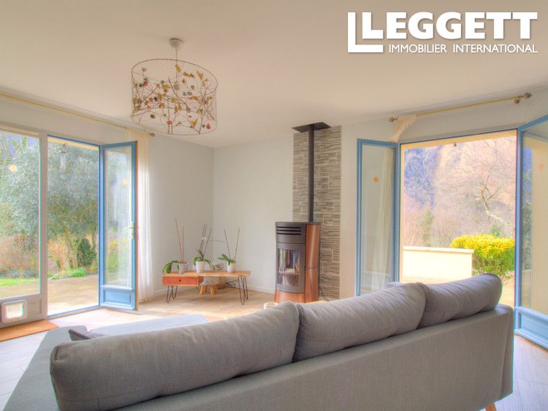 Property photo 3 of 10