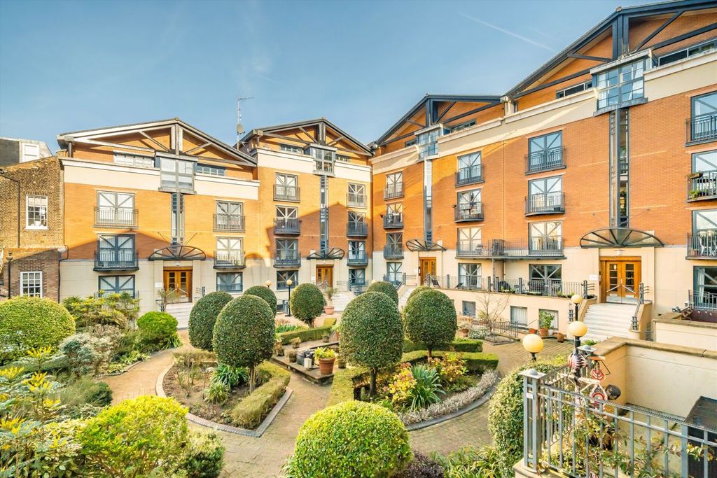 Property photo 2 of 10