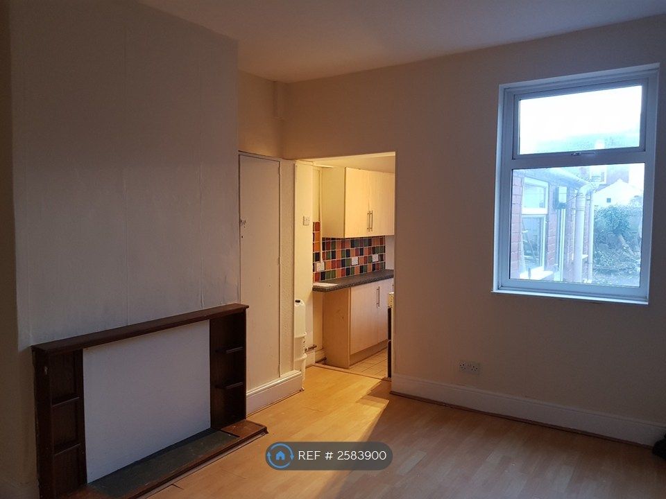 Property photo 2 of 24