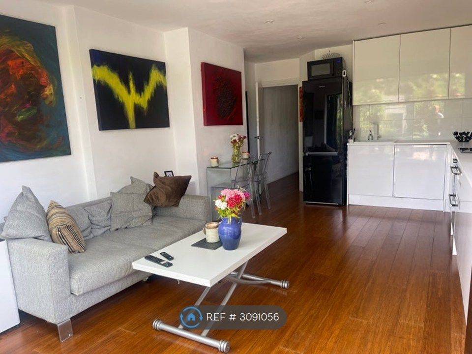 Property photo 2 of 6 Kitchen / Living Room 2