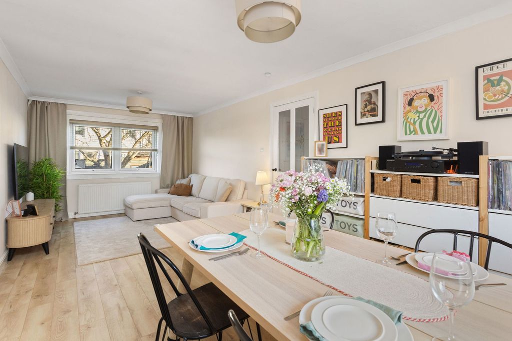 Property photo 2 of 32