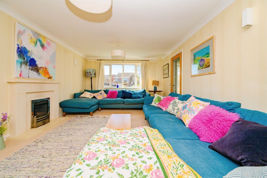 Property photo 3 of 26
