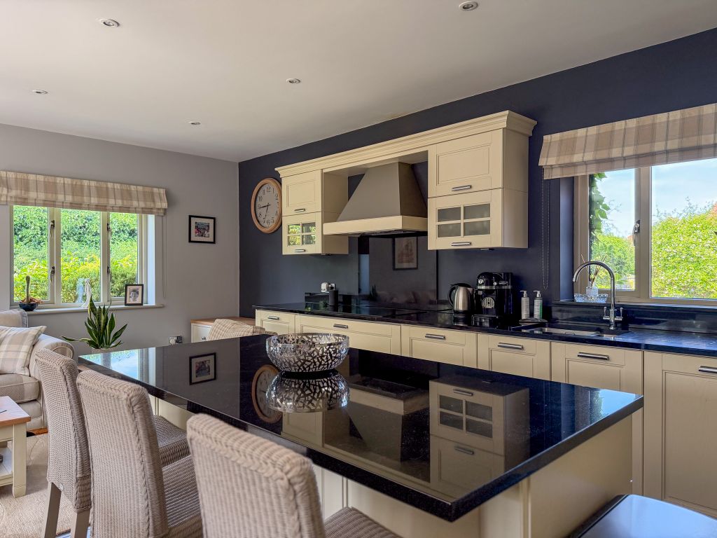 Property photo 3 of 55 Img_0922