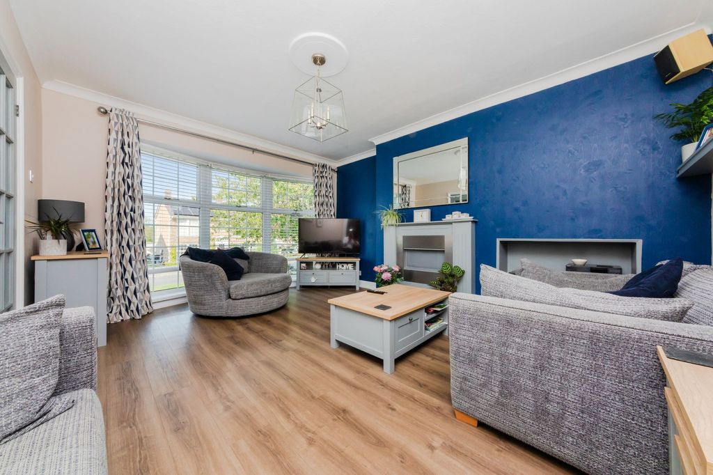 Property photo 2 of 24