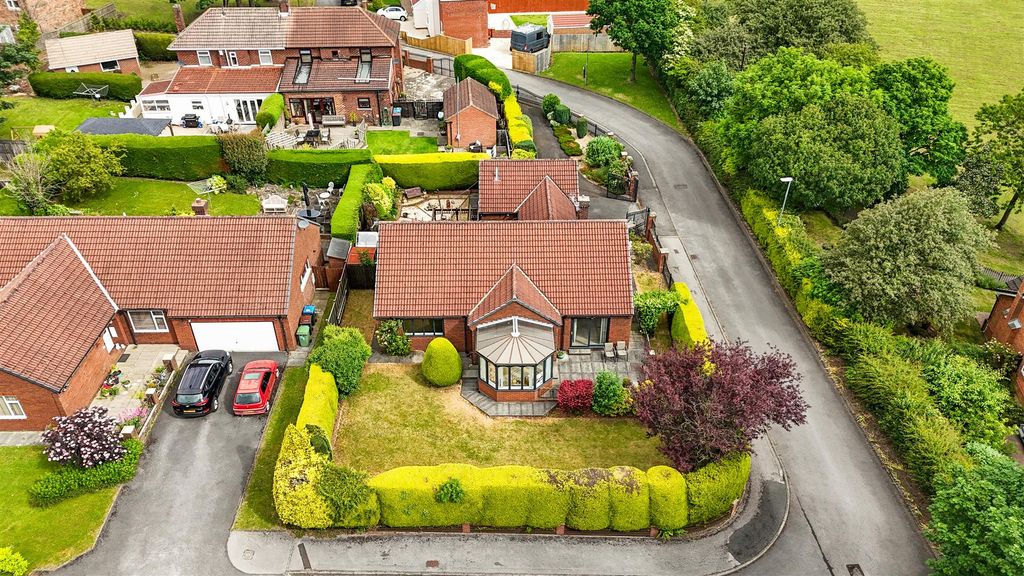 Property photo 3 of 37