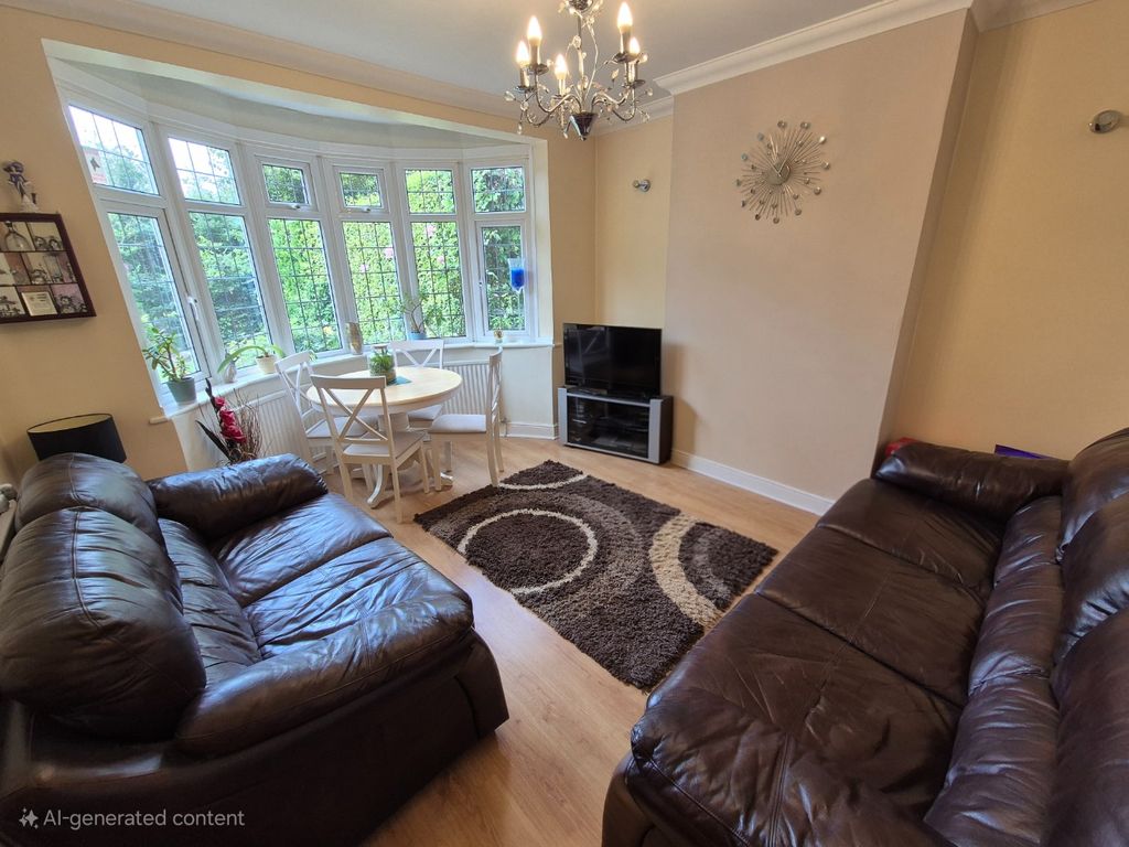 Property photo 3 of 13 4388884