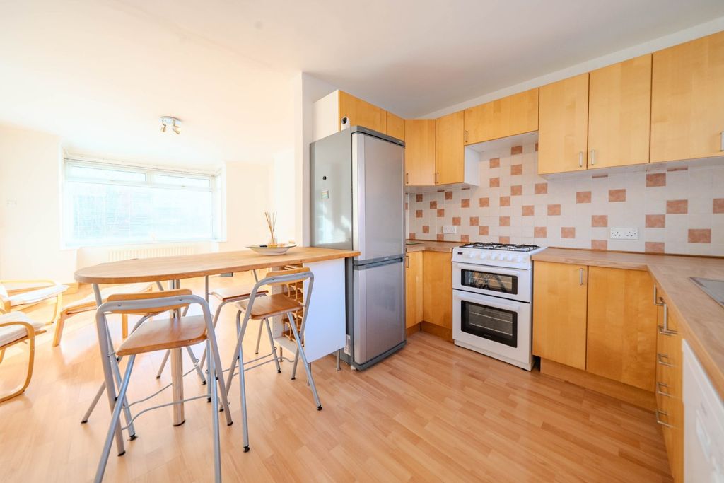 Property photo 2 of 13 Picture No. 21