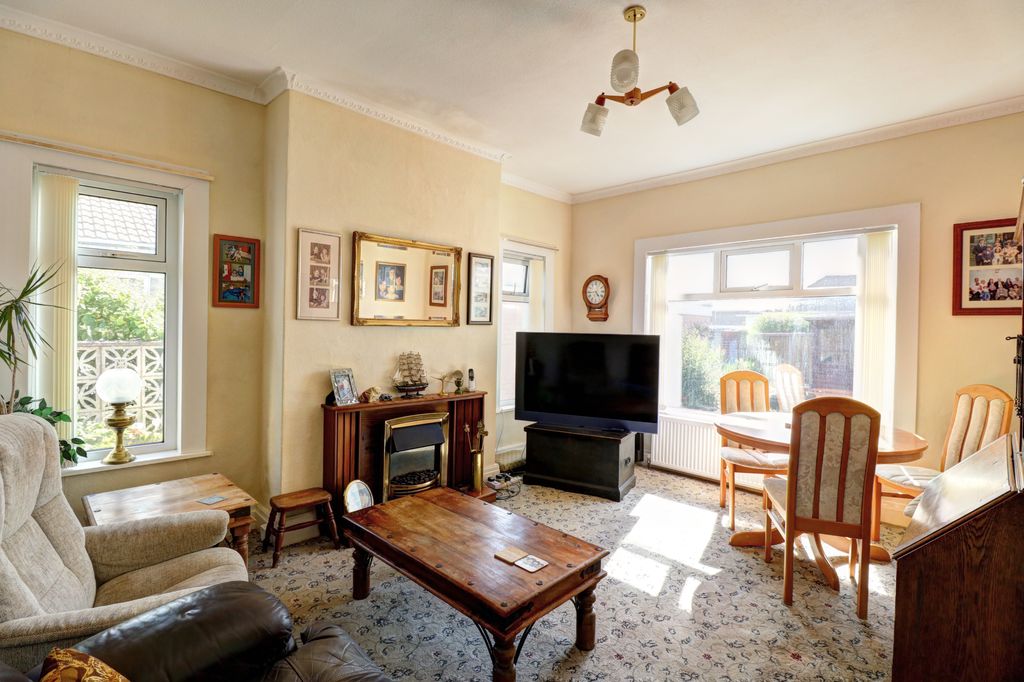 Property photo 2 of 29 Sitting Dining Room 1.1