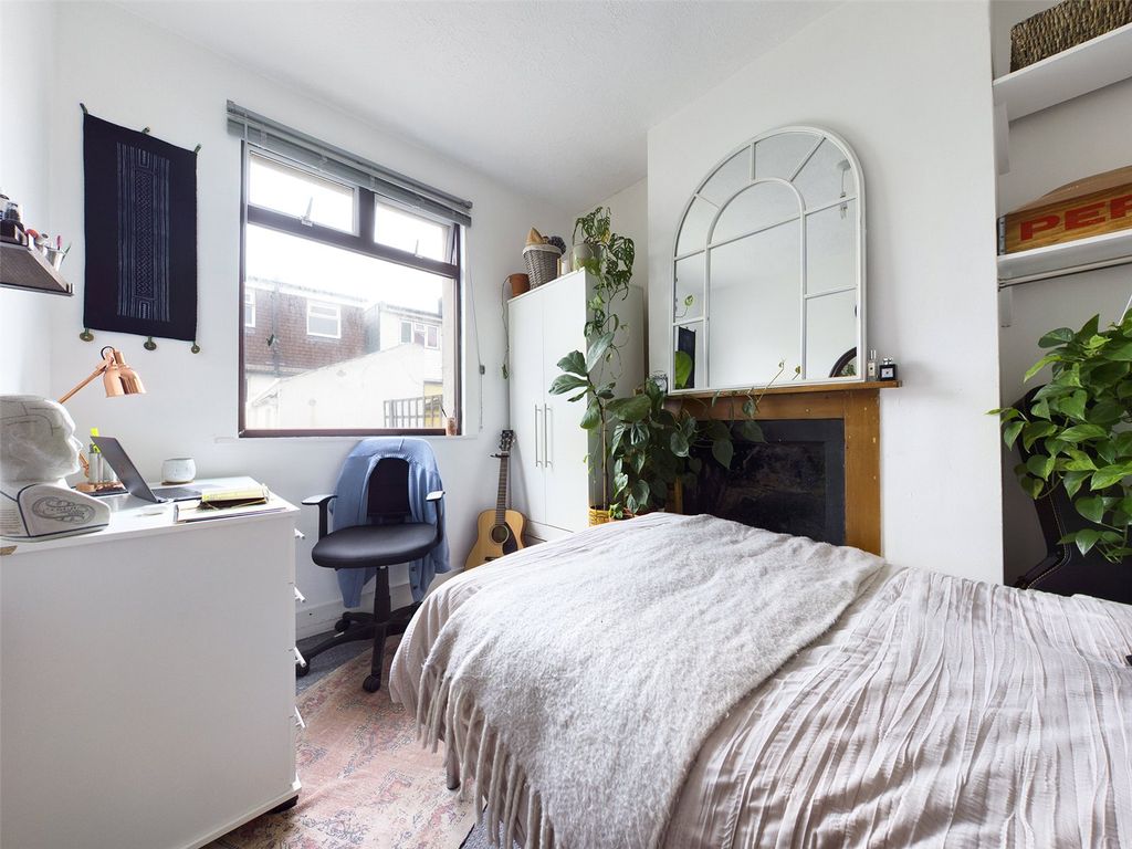 Property photo 3 of 11 Bedroom