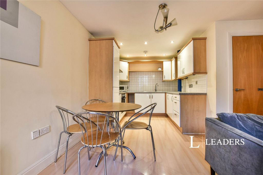 Property photo 3 of 10 Dining Area
