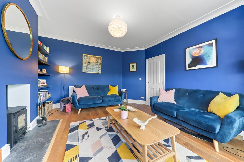 Property photo 2 of 37