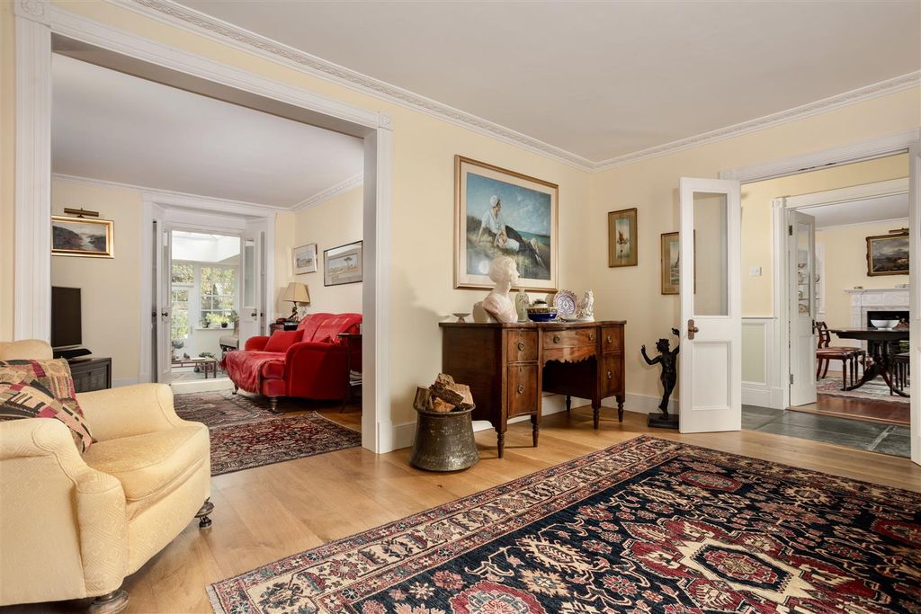 Property photo 3 of 47