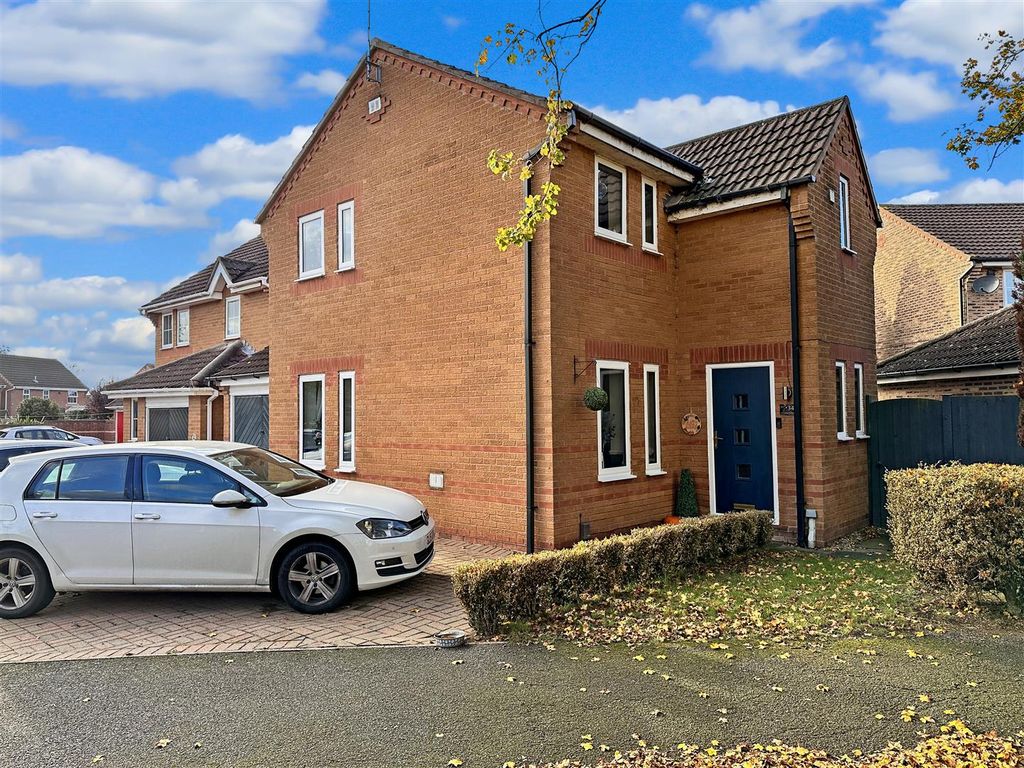 Property photo 1 of 19 Front Aspect 144