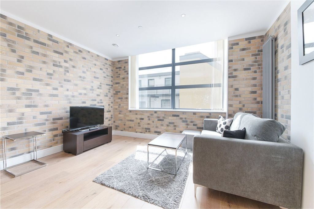 Property photo 2 of 5 Reception