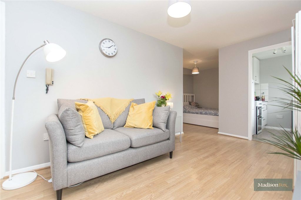 Property photo 3 of 9 Picture No. 14