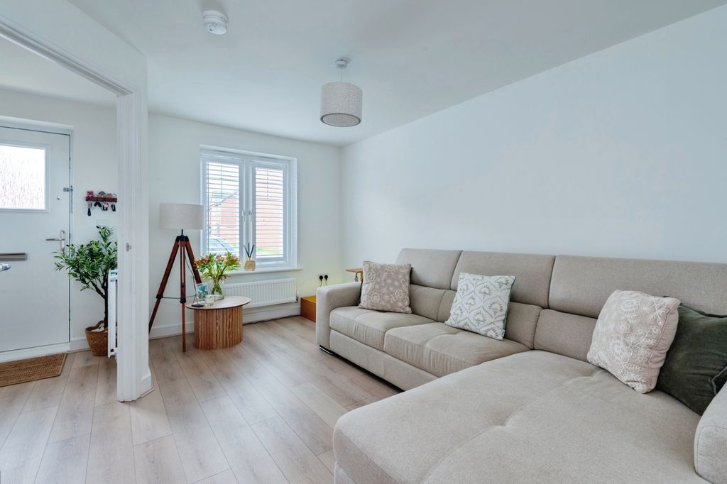 Property photo 3 of 29 Pbox-Img.Jpg