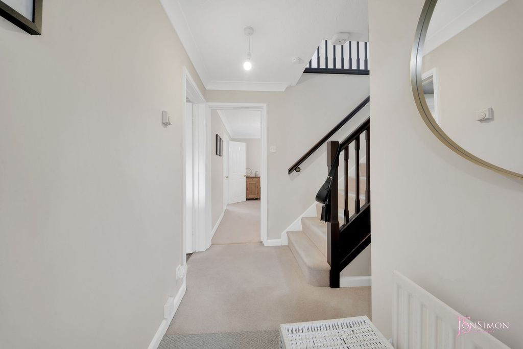 Property photo 2 of 26