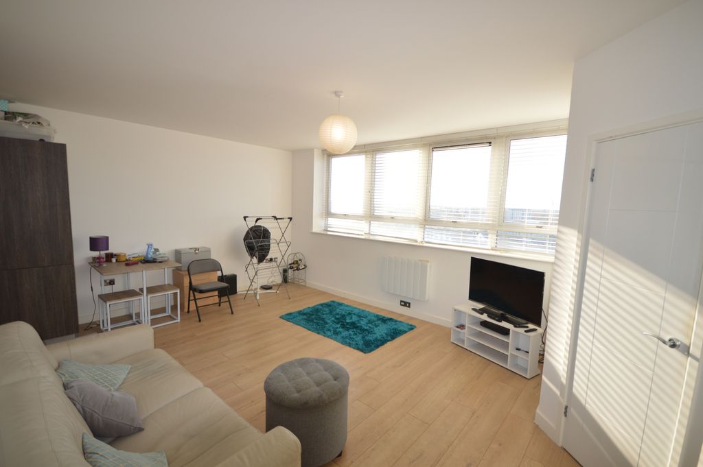 Property photo 2 of 6 Gallery