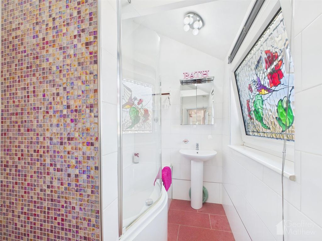 Property photo 3 of 25