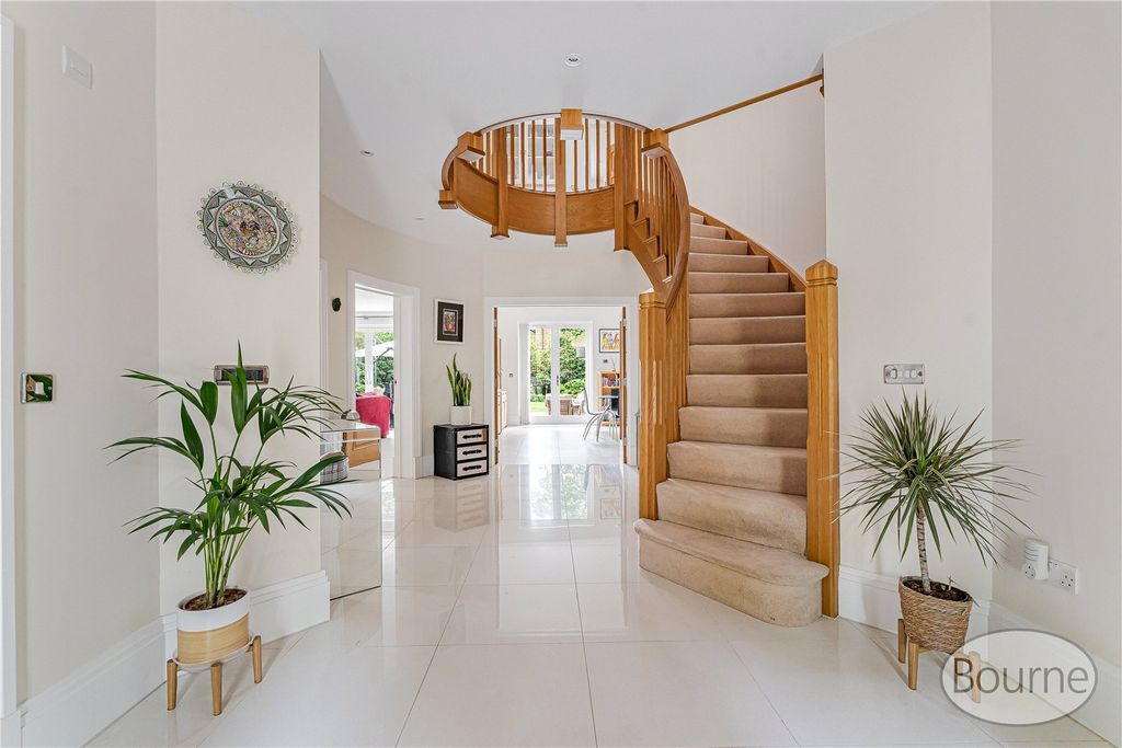 Property photo 2 of 32 Picture No. 53