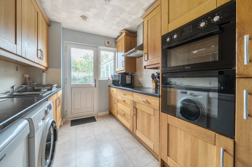 Property photo 3 of 12 1363540-13-68Ecda...