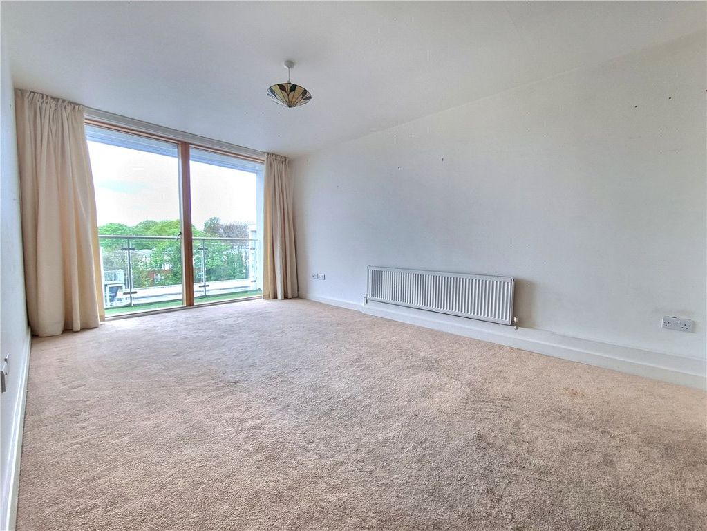 Property photo 2 of 11 Picture No. 14