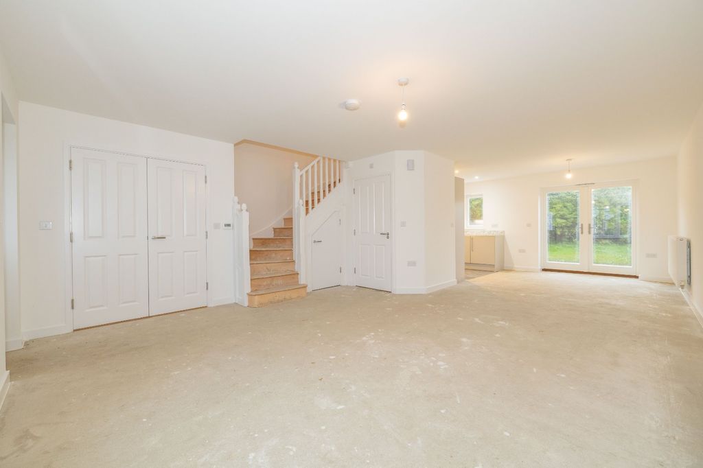 Property photo 3 of 16 Picture No. 24