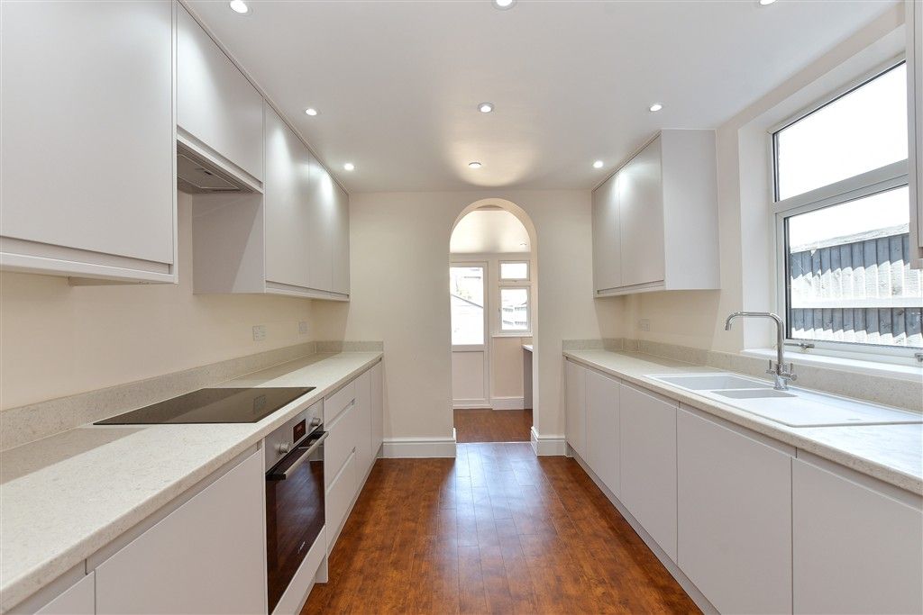 Property photo 3 of 12 Kitchen