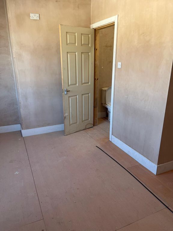 Property photo 2 of 12 Bed 1.Jpeg