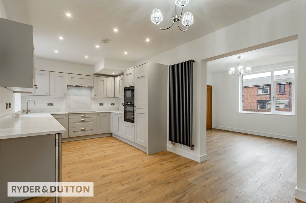 Property photo 3 of 14 Picture 3