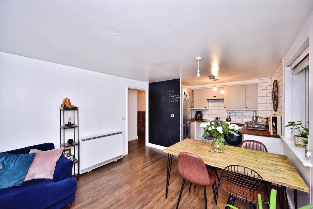 Property photo 2 of 19 Pbox-Img.Jpg