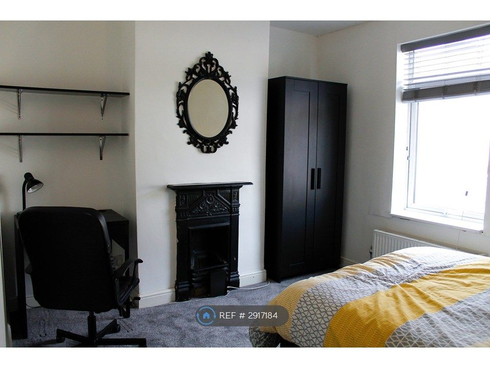Property photo 1 of 9 Master Bedroom