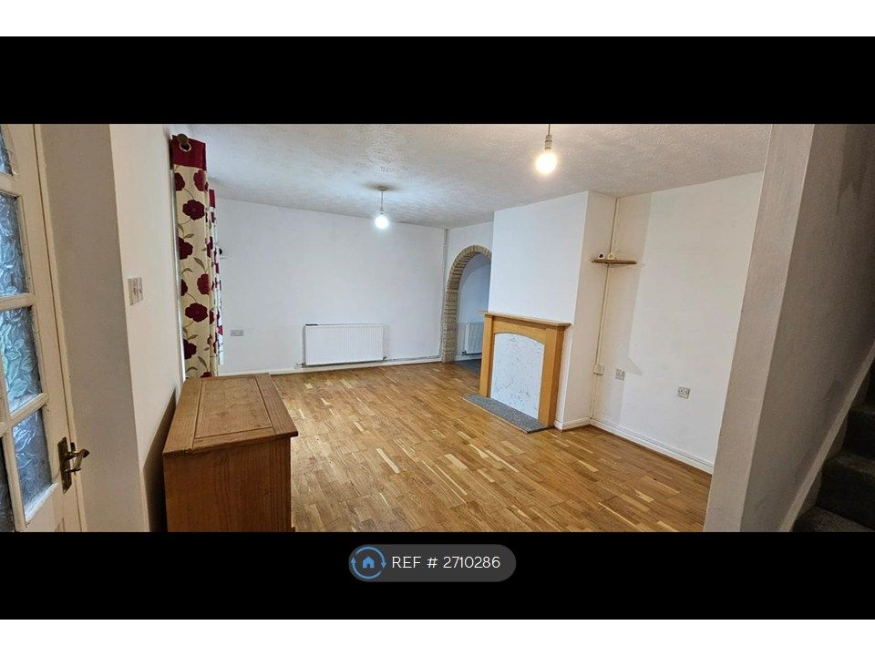 Property photo 3 of 15 Living Room