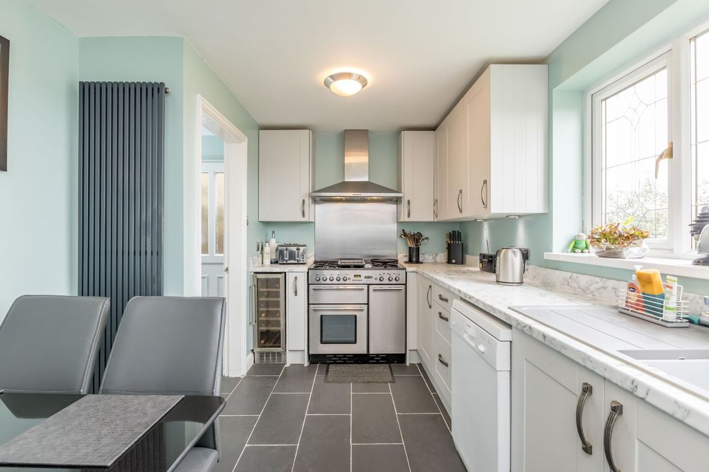 Property photo 2 of 30 Dining Kitchen