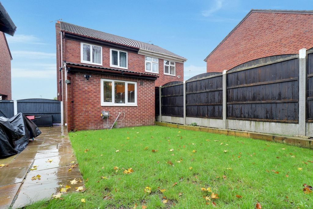 Property photo 2 of 14 2- Rob Hammond Ewemove Pontefract